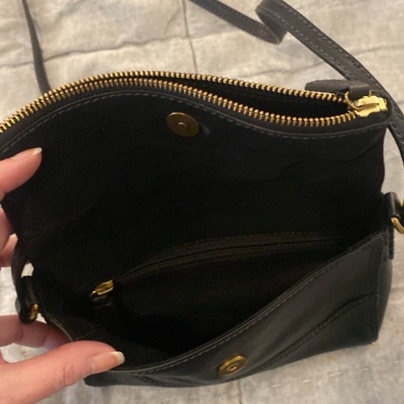 Like new - Frye - Black Leather Cross Body - Picture 3 of 4